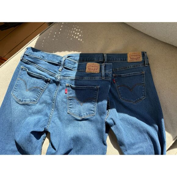 Levi's Women's 314 Shaping Straight Jeans 31 Size ** Bundle Of Two** - Picture 4 of 6